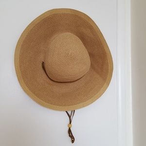 Wide brim adjustable sun hat